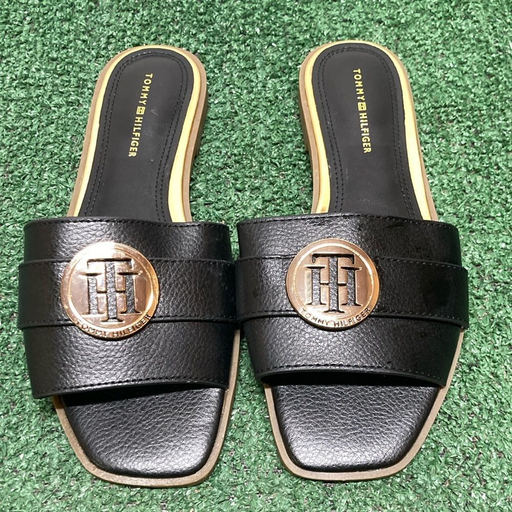 New Tommy Hilfiger Black Paliana sandals women’s size 6.5 (OKPM-07-072)